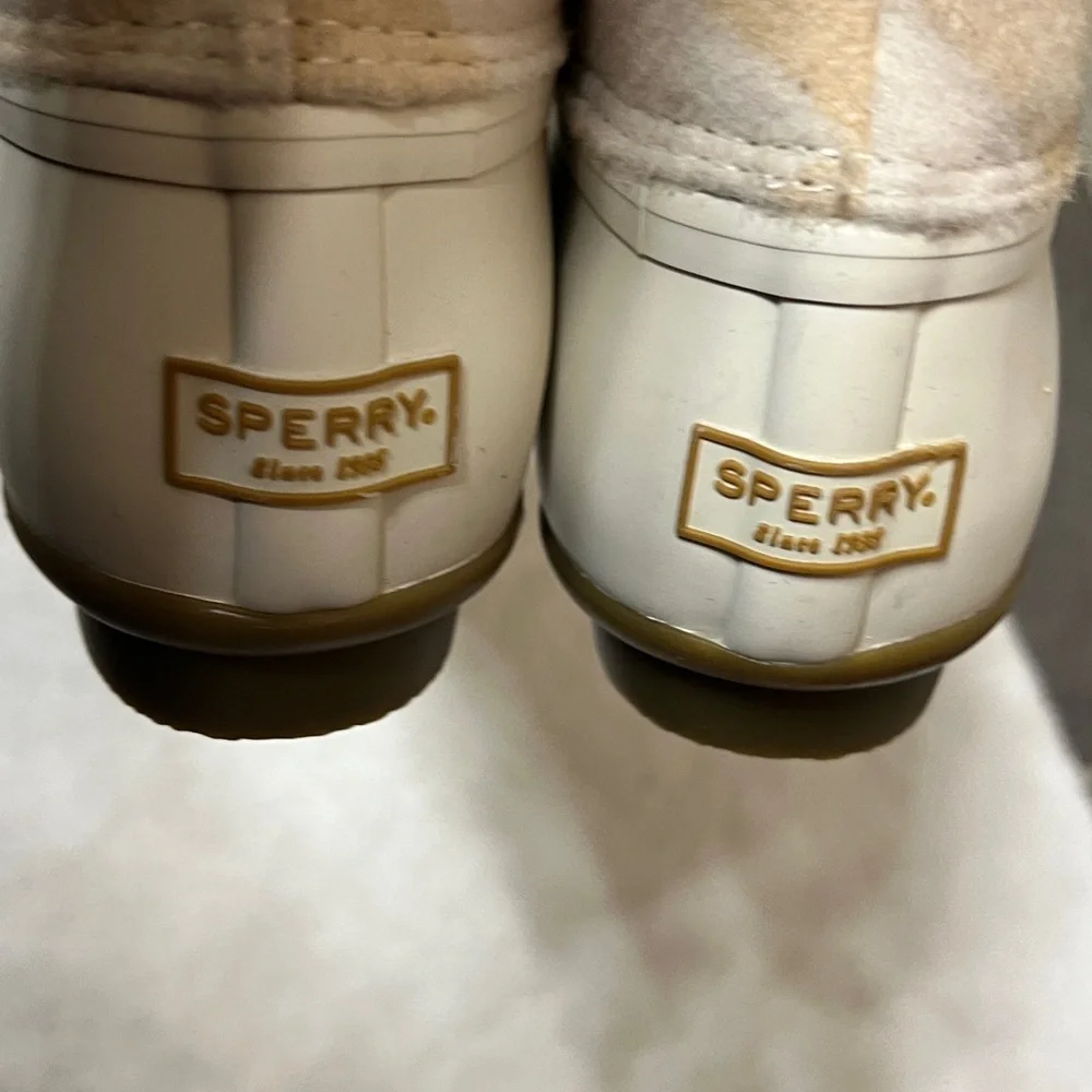 Sperry Women’s Duck Rain Boots Shoes Sz 8 Cream & Tan Saltwater Buffalo Check